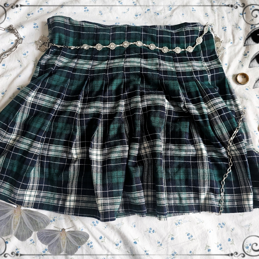 Tilly's green and white semi-midi skirt ☆